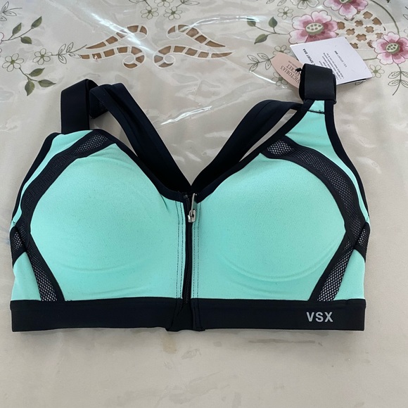 SALE‼️ 32B VS Front close sports bra - Picture 2 of 8